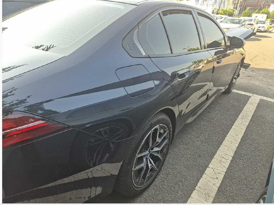 BMW BMW i5 eDrive40