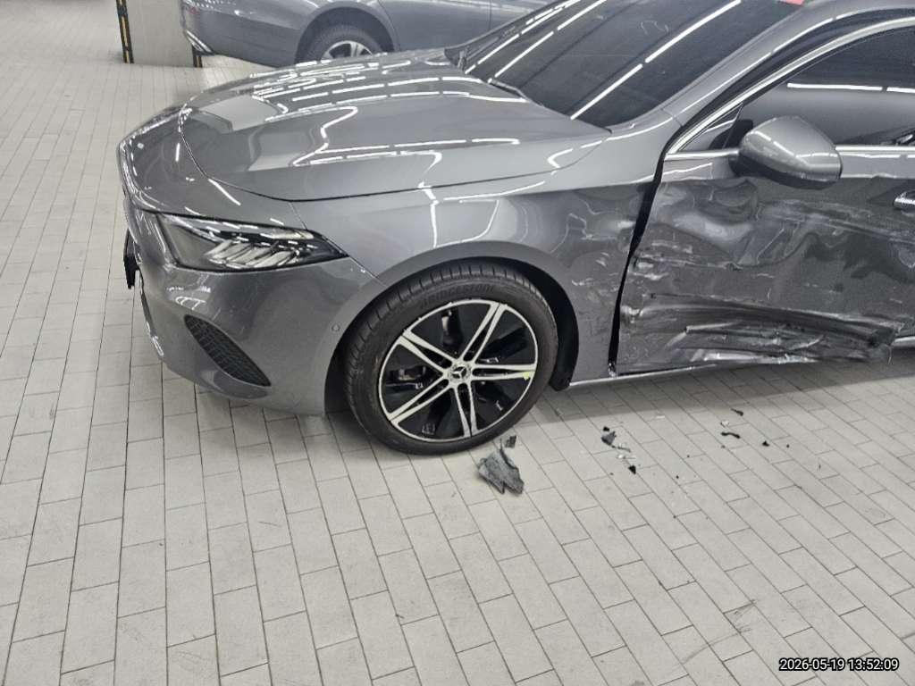 Mercedes-Benz Mercedes-Benz A 220 Sedan
