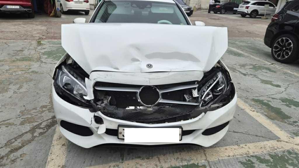 Mercedes-Benz Benz C200