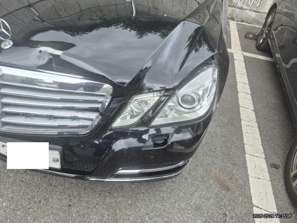 Mercedes-Benz E300 3.5 Elegance