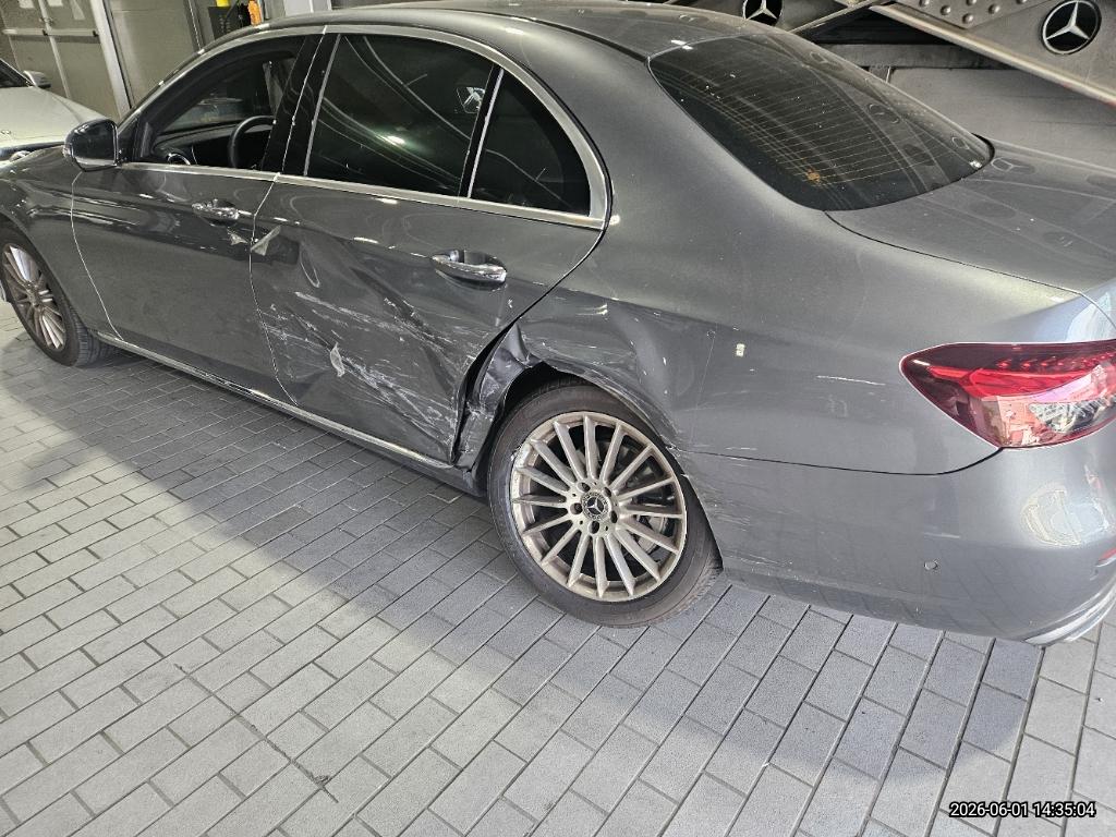 Mercedes-Benz E250