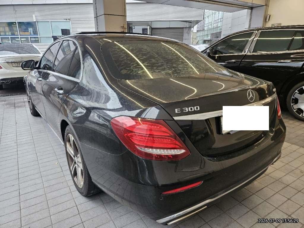 Mercedes-Benz E300 4Matic Avant Garde