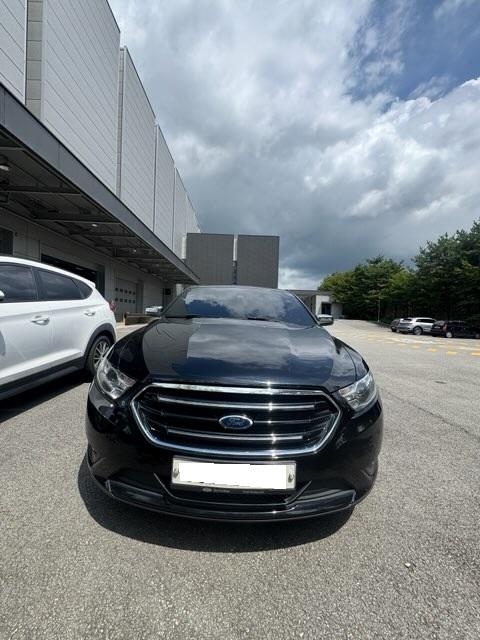 ford taurus