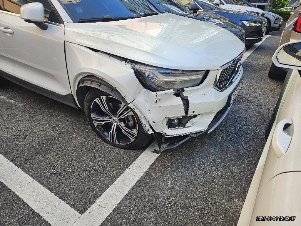Volvo Volvo XC40B4 AWD