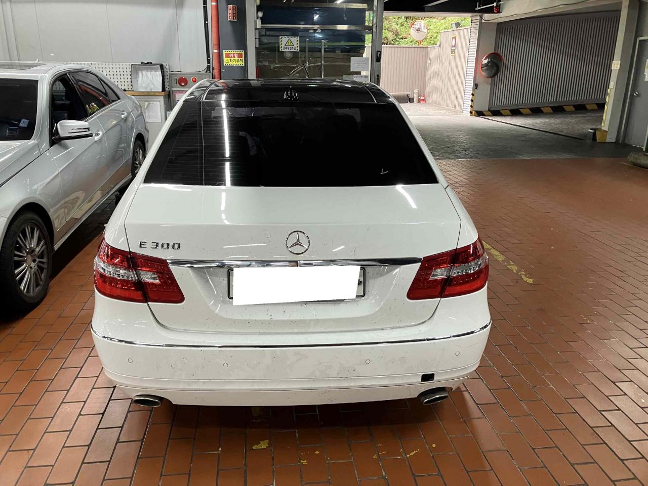 Mercedes-Benz Benz E300