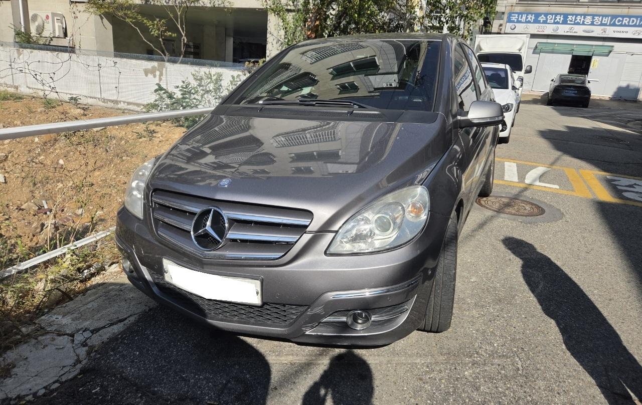 Mercedes-Benz B200