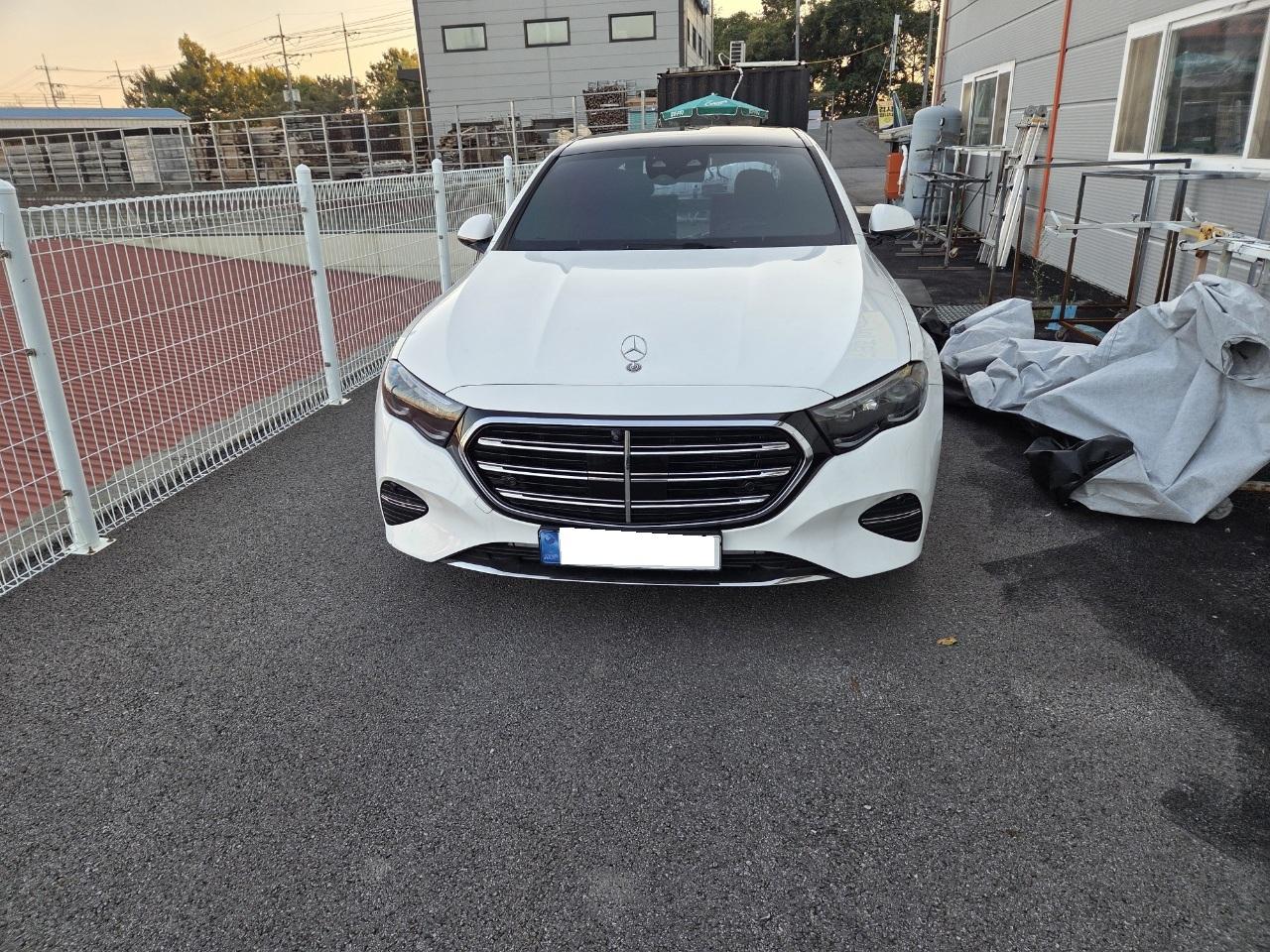 Mercedes-Benz E300 4Matic